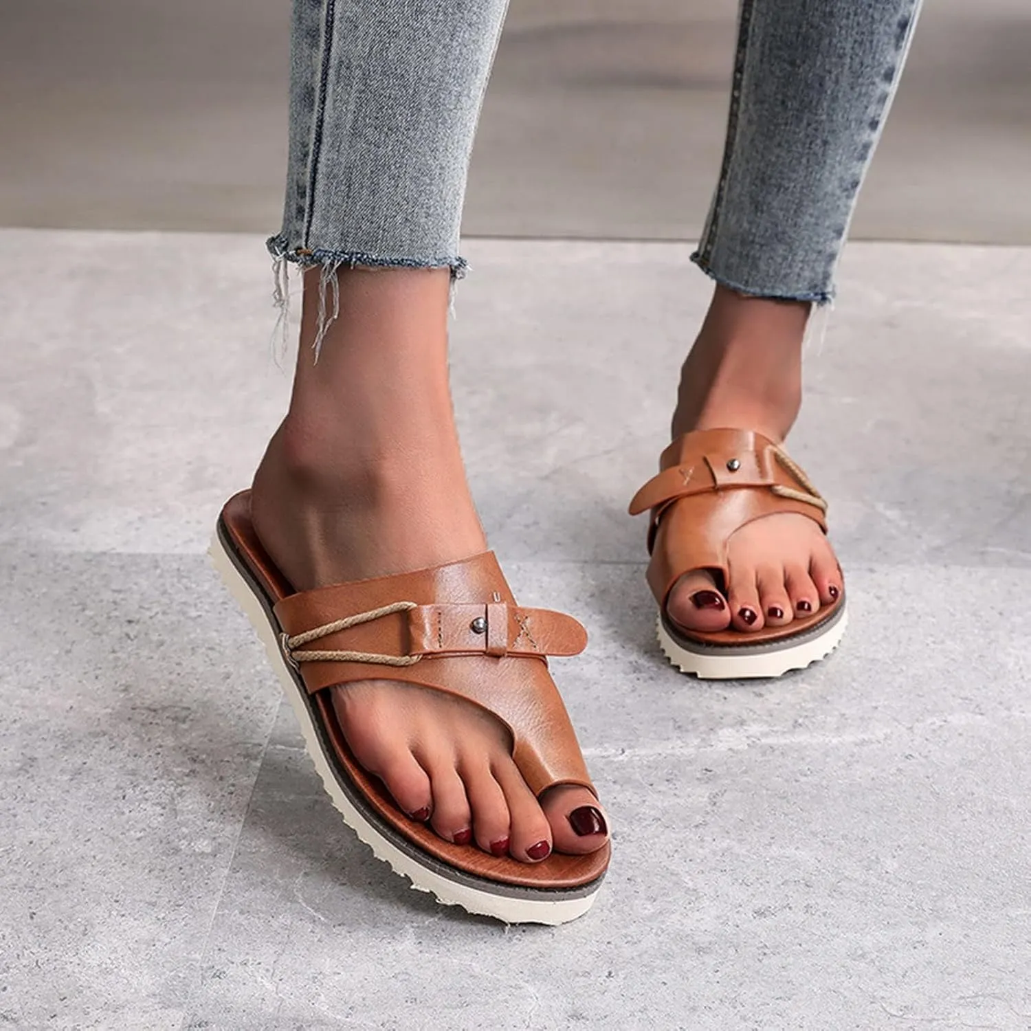 Flip Flops for Women 2025 Vintage Leather Vamp Thong Sandals Ring Open Toe Flat Sandals Slip-On Slippers Lightweight Outdoor Summer Shoes