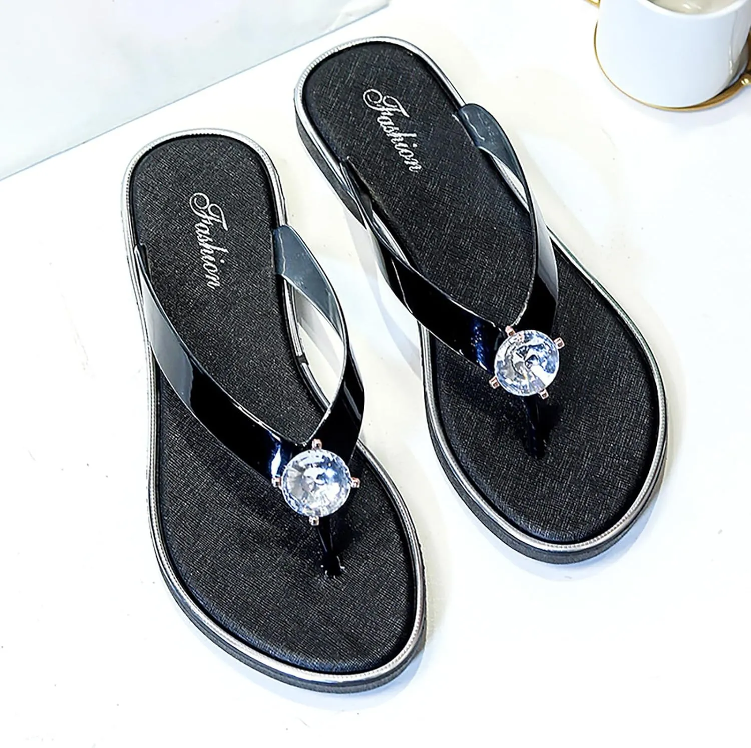 Sandwiched Herringbone Women's Slippers with Rhinestone Beach Shoes Flat Furry House Slippers for Women Closed Toe