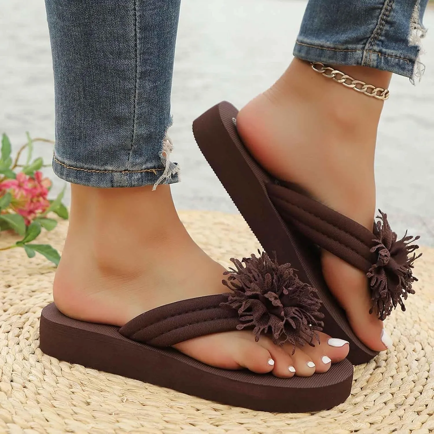 Women's Boho Flip Flops Open Toe Slip On Flat Sandals Casual Beach Vacation Slippers Comfortable Summer Footwear